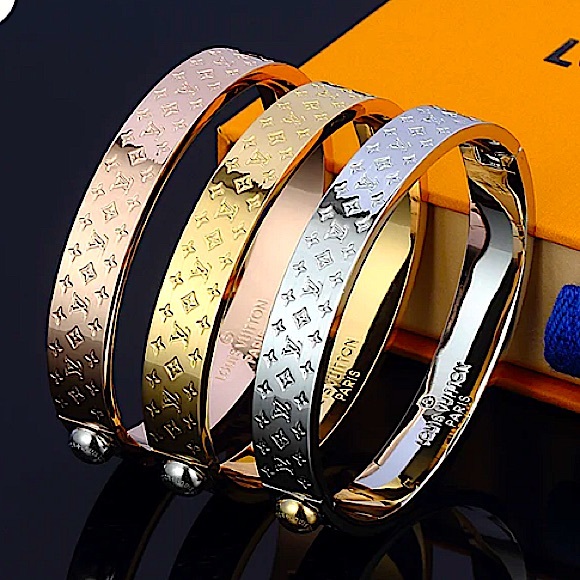 Rose Gold Luxury Four Leaf Clover Silver Bangle Bracelet - Picture 3 of 16